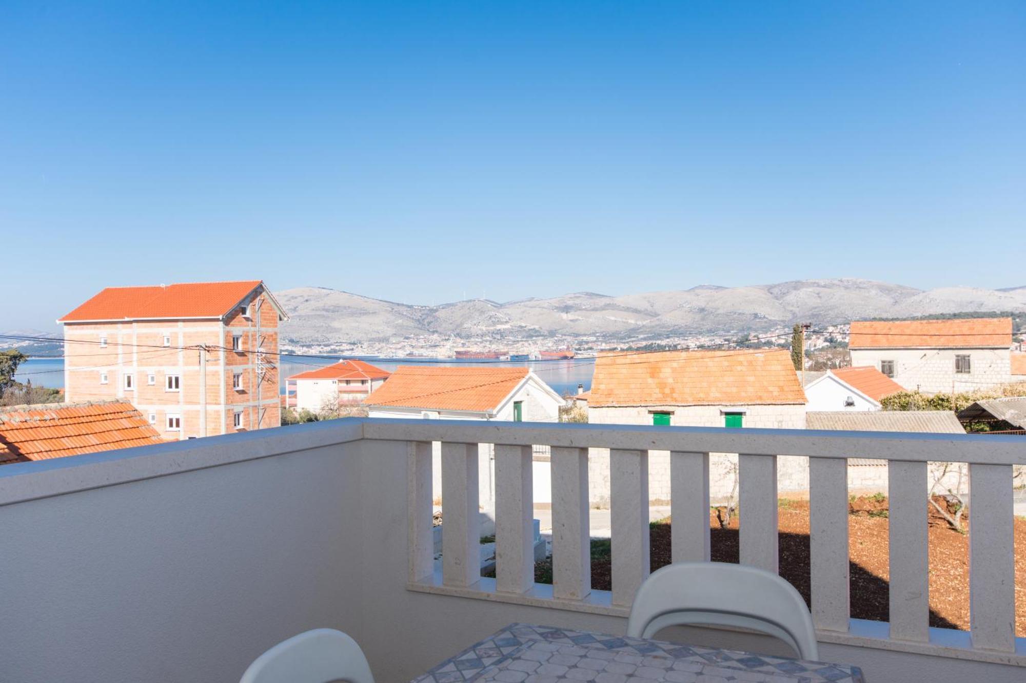 Villa Toncica โตรกีร์ ภายนอก รูปภาพ