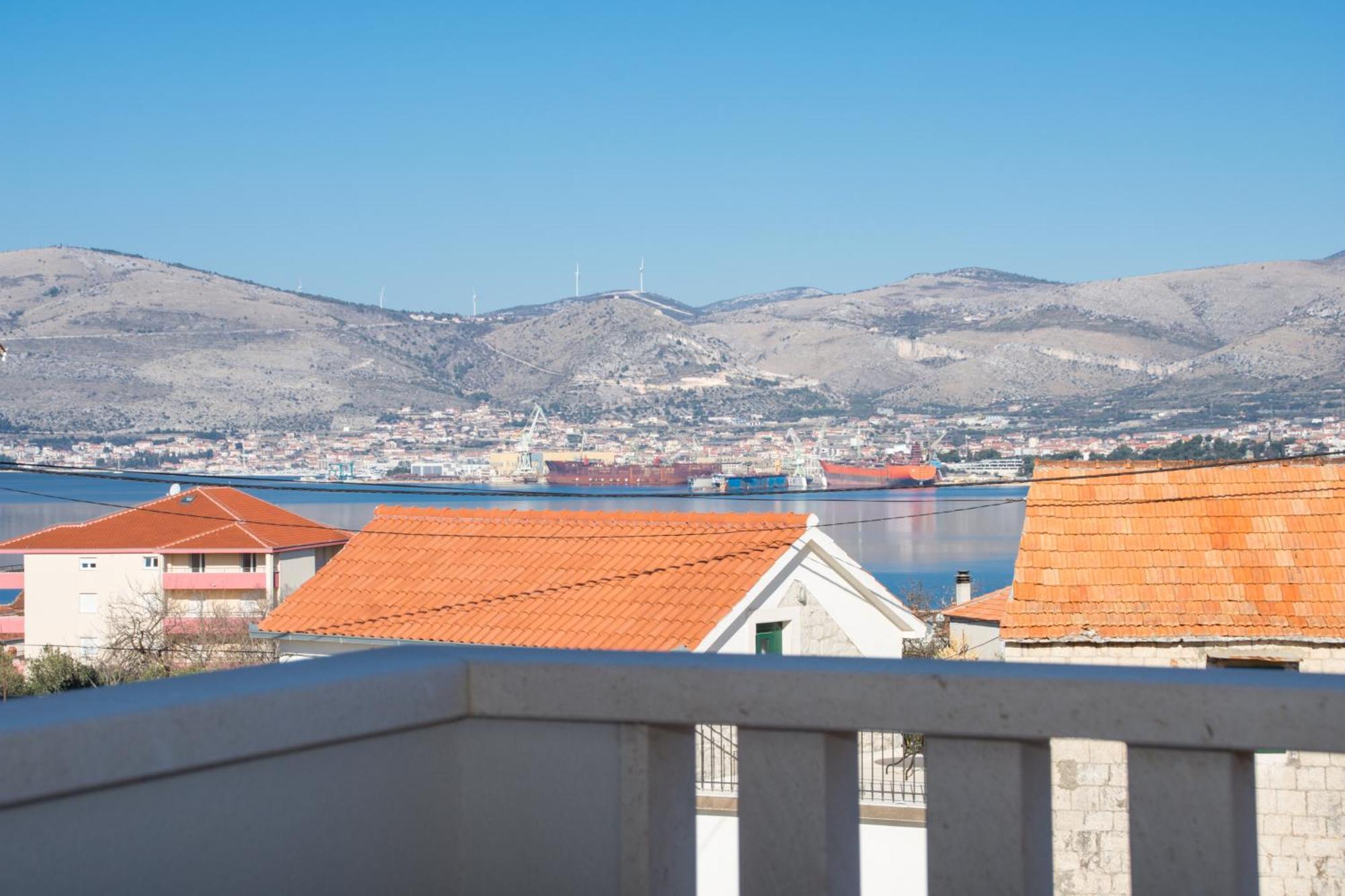 Villa Toncica โตรกีร์ ภายนอก รูปภาพ