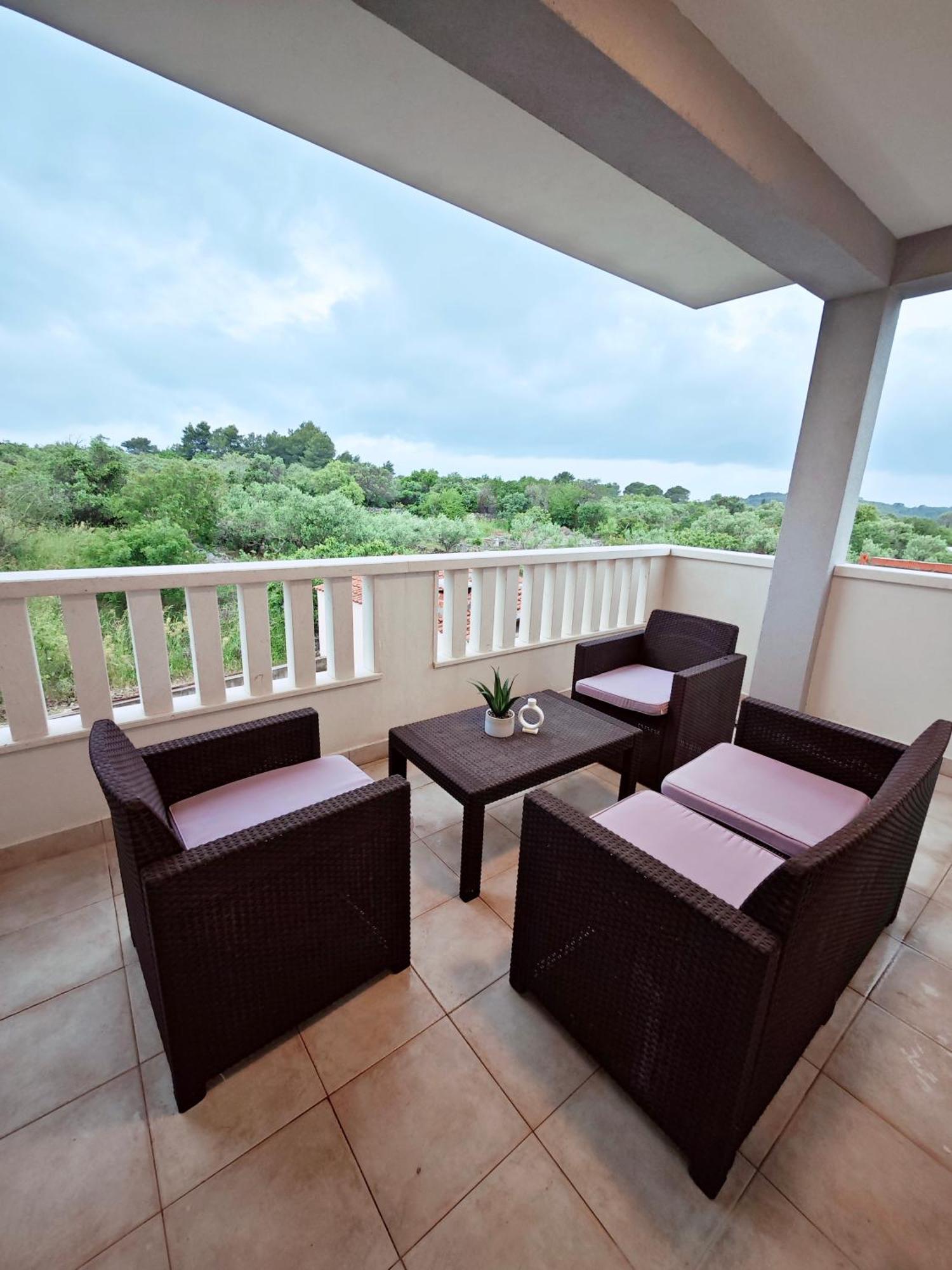 Villa Toncica โตรกีร์ ภายนอก รูปภาพ